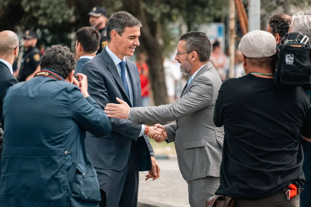 Juan Franco participa en el acto institucional celebrado tras el derribo de la hist&oacute;rica Verja entre La L&iacute;nea y Gibraltar - FOTO: FJ Ben&iacute;tez