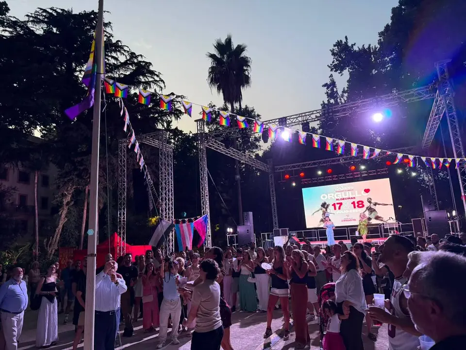 Representantes municipales y de la Asociaci&oacute;n Iwales participan en los actos centrales del Orgullo de Algeciras