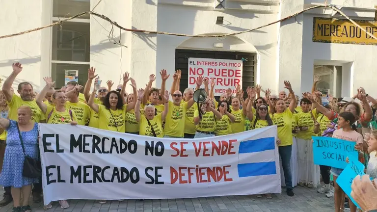 Trabajadores del mercado en la concentraci&oacute;n del 13 de septiembre