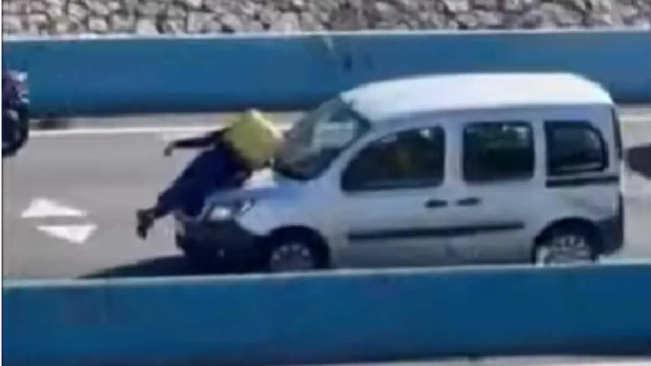 El motorista fue arrastrado durante varios metros