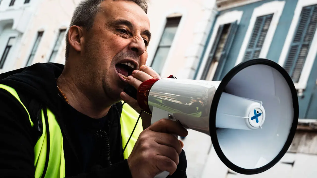 MANIFESTANTES MARCHAN HACIA EL N&Uacute;MERO 6 POR PREOCUPACIONES SOBRE EL TRATADO_01