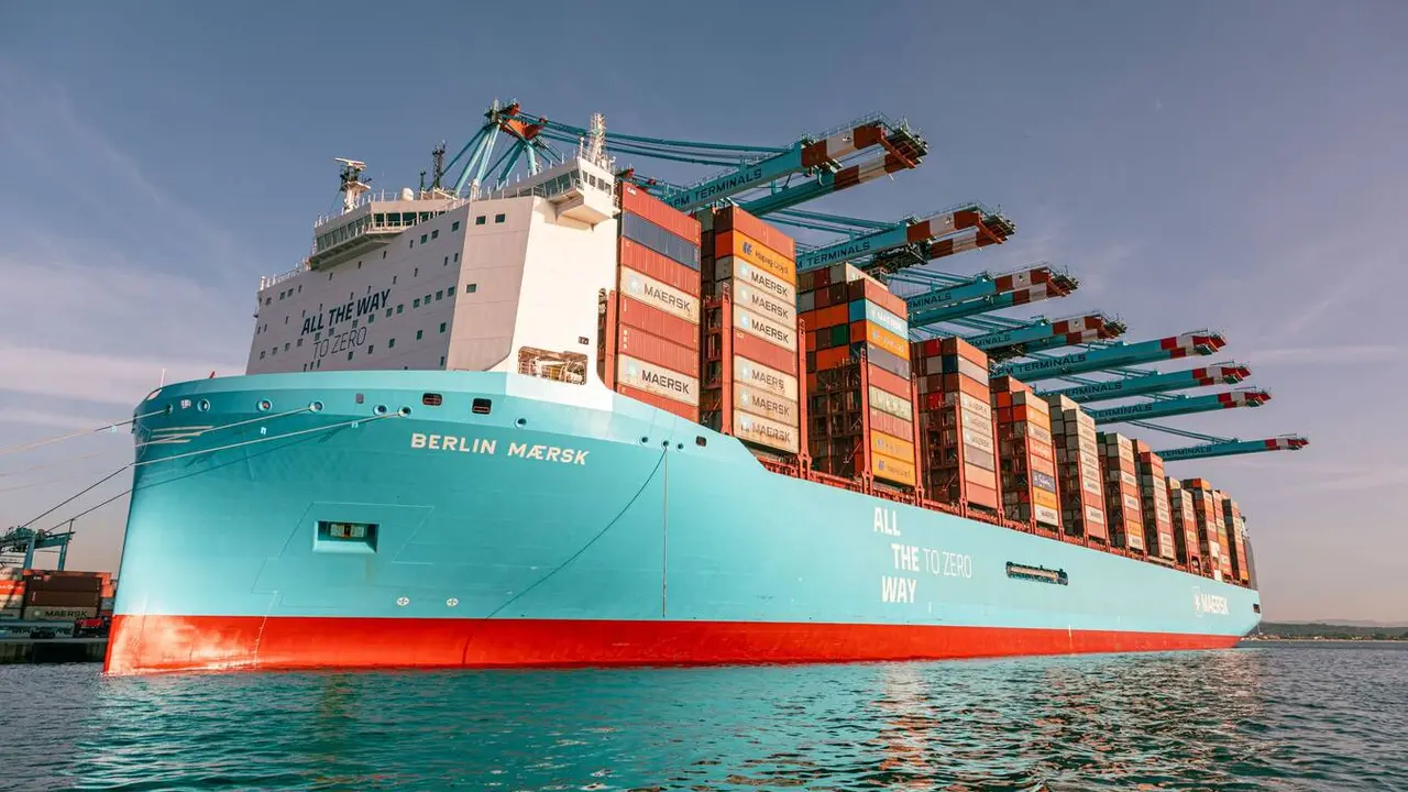 Imagen de la actividad de contenedores y mercanc&iacute;as en el Puerto de Algeciras