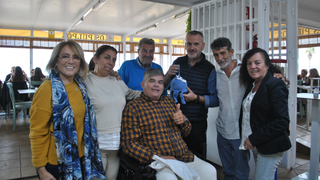 Pepe Pela Palmeras y su equipo, con David Carmona, propietario de Los Pulpos