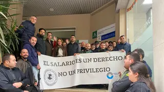 Trabajadores y delegados de Coordinadora, a las puertas del Sercla en plena negociación del convenio