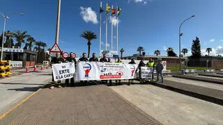 Algunos de los integrantes del comité de huelga de Acerinox