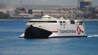 Uno de los buques de Armas Trasmediterránea que opera en el puerto de Algeciras