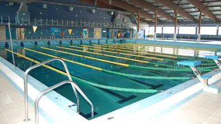 Piscina municipal cubierta - FOTO: Ayto. Los Barrios