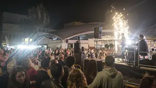Noche de Tosantos con dulces, m&uacute;sica y KM90Band en el mercado - FOTO: FJ Ben&iacute;tez
