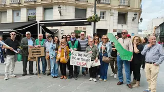 Integrantes de la FLAVI tras la movilizaci&oacute;n por la vivienda de 2025