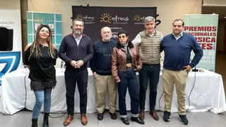La programaci&oacute;n paralela a la gala incluir&aacute; adem&aacute;s una exposici&oacute;n colectiva en la que una treintena de artistas de toda Espa&ntilde;a reinterpretan la figura de Lola Flores como icono pop