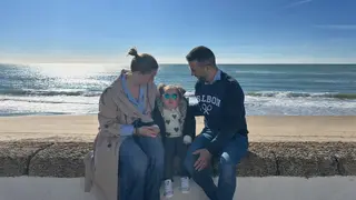 Valentina junto a sus padres - INSTAGRAM: elcaminodevalentina29
