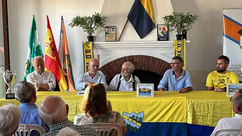Pistoletazo de salida a la celebraci&oacute;n del 50 aniversario del club de f&uacute;tbol de la localidad. FOTO: UD Tesorillo