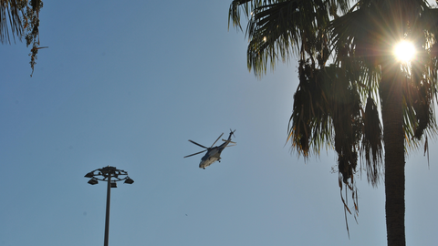 Helicóptero que une la ciudad autónoma de Ceuta con el helipuerto de Algeciras, infraestructura sobre la que sobrevuela