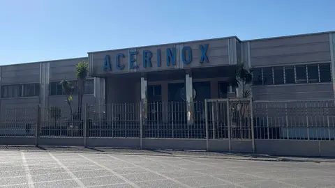 Los trabajadores de Acerinox vuelven a la carga tras conocerse el despido de un compañero