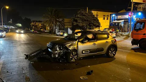 Veh&iacute;culo accidentado en la madrugada de este martes, 17 de septiembre, en Los Pastores. FOTO: Manuel C.