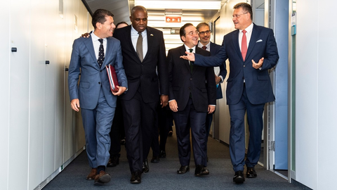 Picardo (i), Lammy, Albares y Šefčovič, tras la reunión mantenida en Bruselas para hablar de Gibraltar