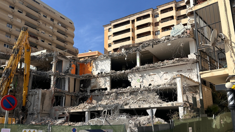 Continúan las labores de demolición del parking La Escalinata, en pleno centro de Algeciras
