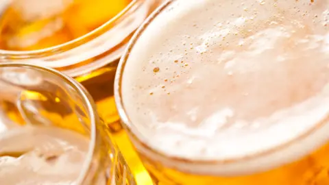La cerveza cobrará el protagonismo durante el segundo fin de semana de octubre en la Villa de Los Barrios, con actividades para grandes y pequeños