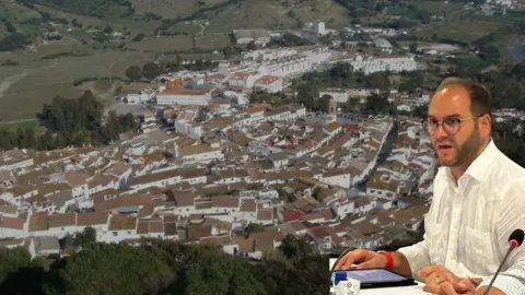 El alcalde chisparrero alza la voz para pedir más apoyos para los municipios del interior del Campo de Gibraltar