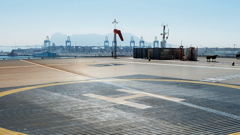 Pista principal del helipuerto de Algeciras, que será objeto de mejoras por más de 230.000 euros. FOTO: AENA