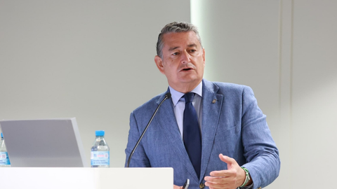 El consejero de la Presidencia de la Junta, Antonio Sanz, se muestra preocupado por el devenir de las negociaciones sobre Gibraltar