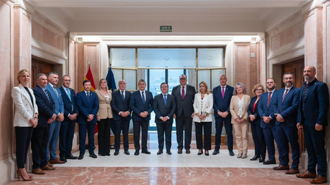Albares ha vuelto a verse las caras con los representantes políticos del Campo de Gibraltar y la Junta de Andalucía