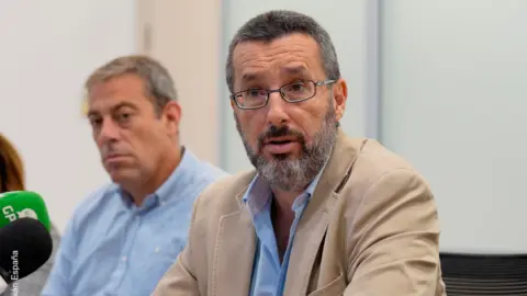Juan Franco, alcalde de La Línea, muestra su hartazgo ante la falta de soluciones para su ciudad, según él, la más perjudicada tras el Brexit