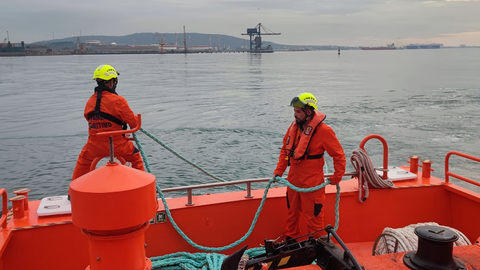 La atención en la zona de la bahía de Algeciras y el estrecho de Gibraltar durante el verano casi supone la mitad de toda Andalucía. FOTO- Salvamento Marítimo 