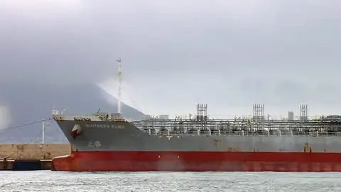 El buque accidentado continúa atracado en el puerto de Algeciras