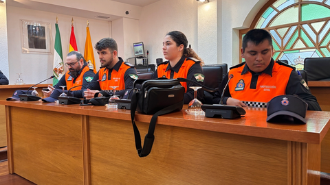 Voluntarios de Protección Civil de Los Barrios tras visitar Valencia 1