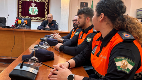 Voluntarios de Protección Civil de Los Barrios tras visitar Valencia 7