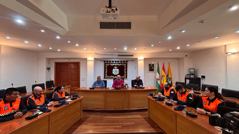 Voluntarios de Protección Civil de Los Barrios tras visitar Valencia 8