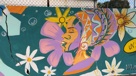 Alumnos del Caetaria decoran el exterior del centro educativo con mensajes personales 2