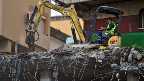 Demolición parkng La Escalinata 16