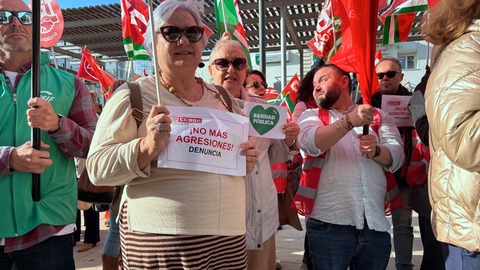 Concentración de protesta en Algeciras contra las agresiones a sanitarios 16