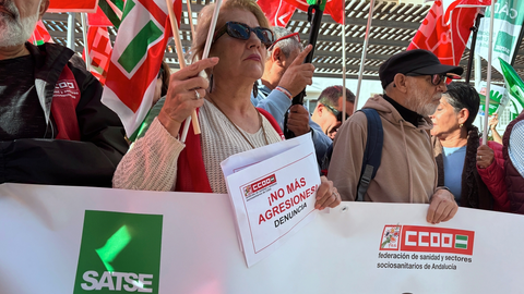 Concentración de protesta en Algeciras contra las agresiones a sanitarios 17