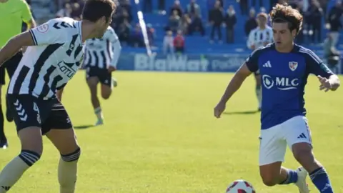 El conjunto jienense se llevó los tres puntos ante la Balona. FOTO- Linares Deportivo