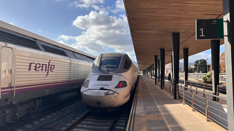 El %22nuevo%22 tren que se encargará de unir la comarca con la capital de España 