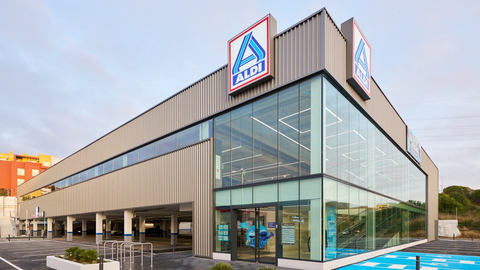 Fachada exterior del nuevo supermercado de la zona de Pajarete