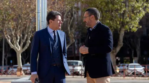 Fabián Picardo (i) y Juan Franco, durante el encuentro mantenido ayer en La Línea