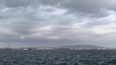 El temporal hace estragos en la bahía de Algeciras y el Estrecho
