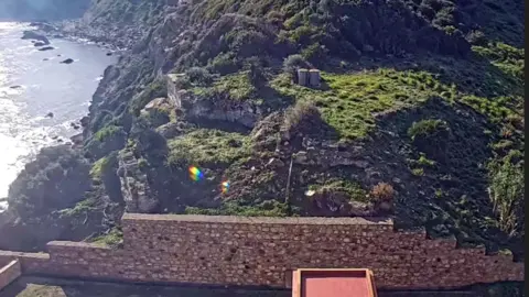Vista aéra del fuerte de Punta Carnero, aportada por el Gobierno de España