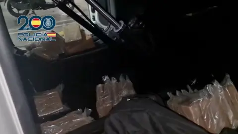 Droga incautada en la furgoneta localizada en el parking de Madrid