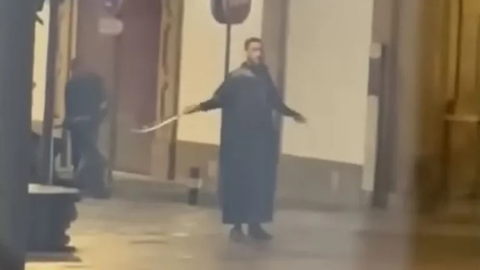 Yassine Kanjaa, justo tras acabar con la vida del sacristán, en plena Plaza Alta de Algeciras