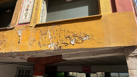 Los vecinos del edificio han obtenido el visto bueno municipal para el derribo