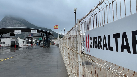 Entrada a Gibraltar por donde desfilan a diario miles de trabajadores españoles