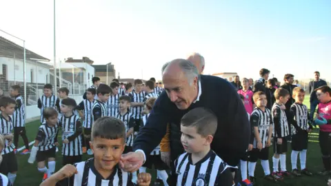 Inauguración del césped del 'Teodosio y Tomás'24