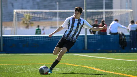 Calderón - Balón Linense 18