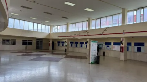 Estación autobuses de La Línea 11