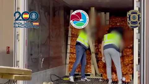 Parte de la mercancía localizada por los agentes